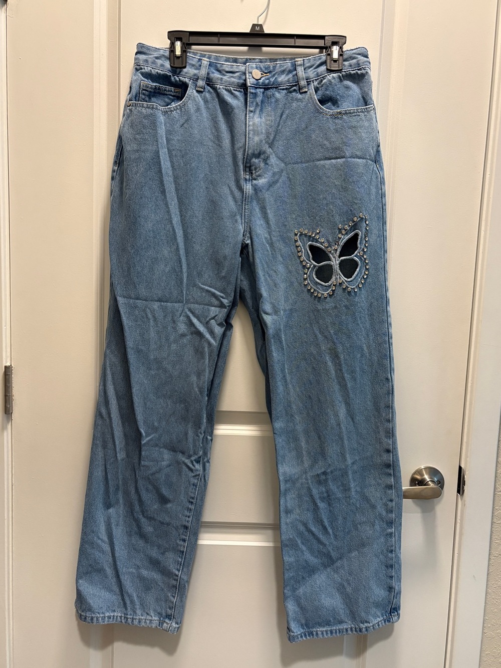 Cider Denim Mid-Rise Straight
Leg Jeans with Rhinestone Butterfly
